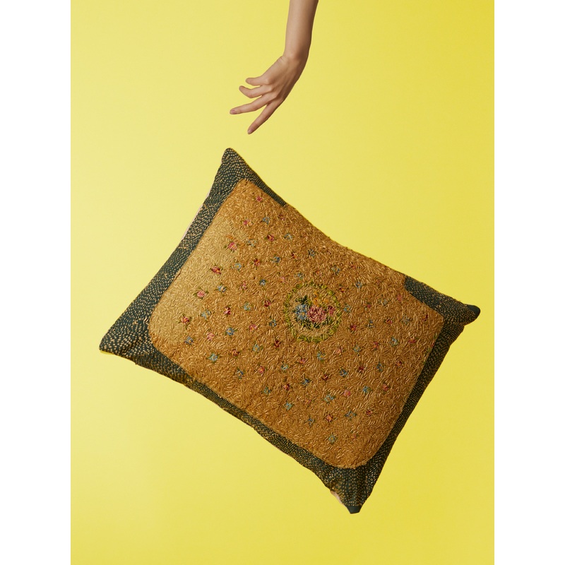 Late18th-Century Needlepoint Wool Cushion (25.5in/65cm)