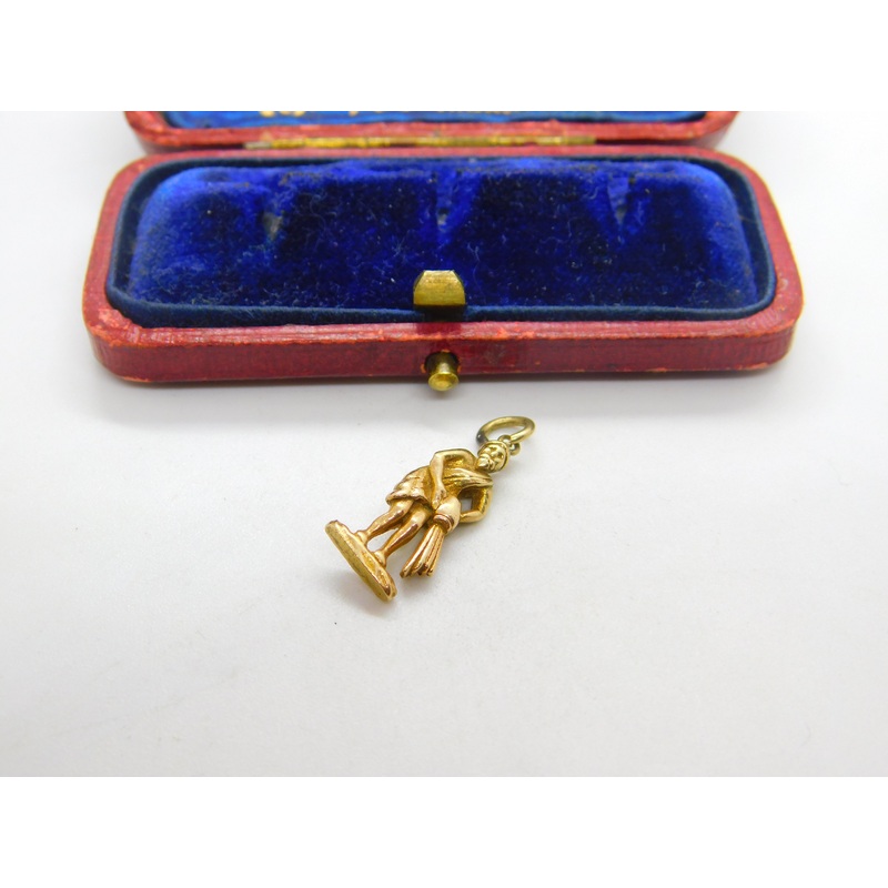 9ct Yellow Gold Aquarius Zodiac Charm or Pendant 1981 Birmingham Vintage