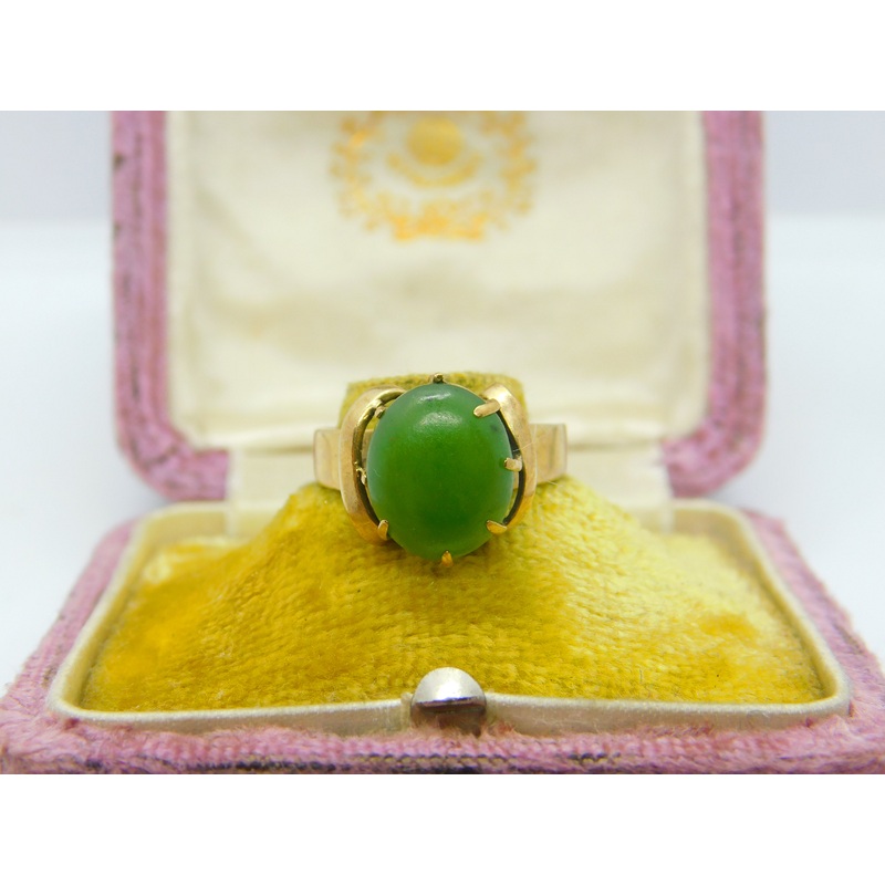 9ct Yellow Gold & Cabochon Green Jade Signet Ring Antique c1940 Art Deco