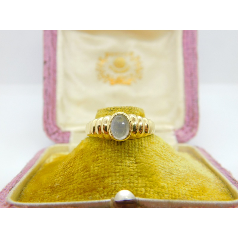 9ct Yellow Gold & Cabochon Moonstone Band Ring 1988 London Vintage