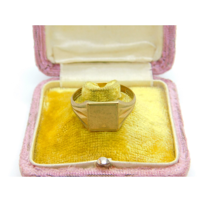 9ct Yellow Gold Essential Square Signet Ring 1969 Birmingham Vintage