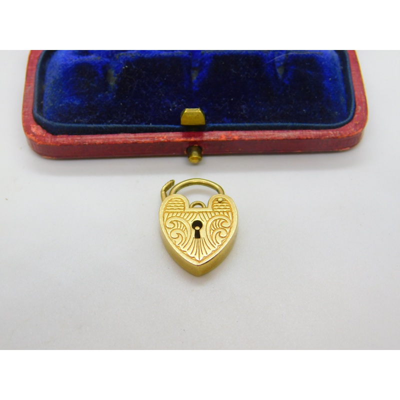 9ct Yellow Gold Floral Pattern Heart Lock Charm Bracelet Clasp 1968 London