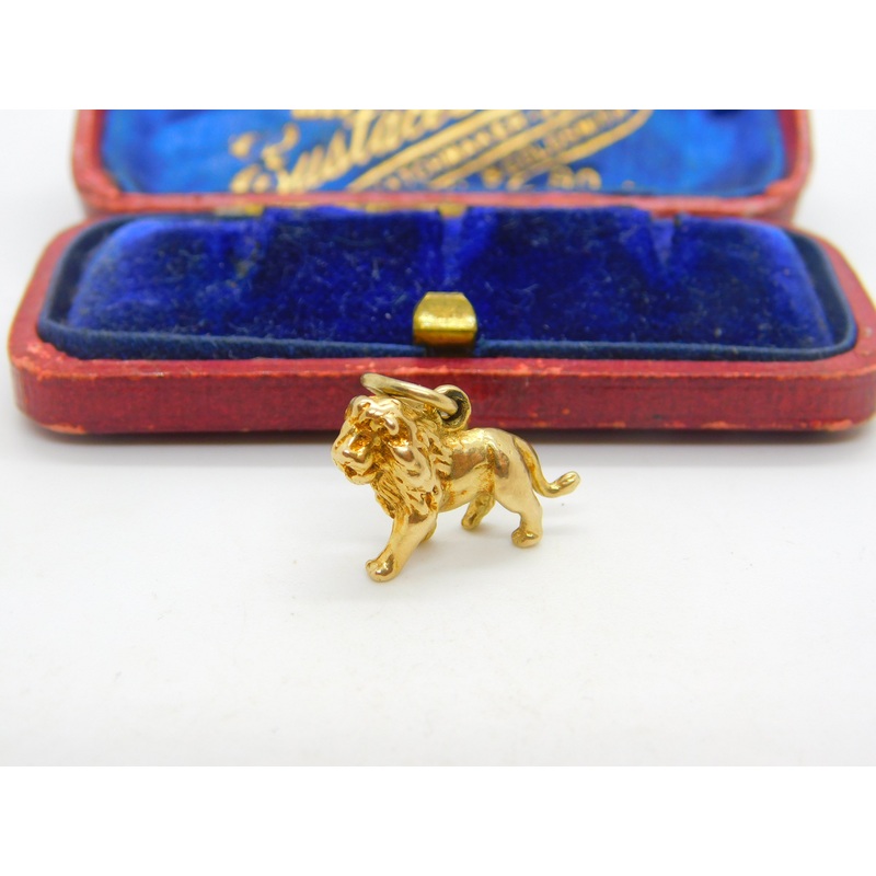 9ct Yellow Gold Leo the Lion Zodiac Charm or Pendant 1971 London Vintage