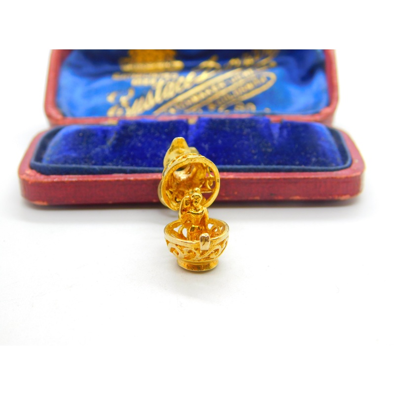 9ct Yellow Gold Opening Lady in the Wine Jug Charm 1977 Birmingham Vintage