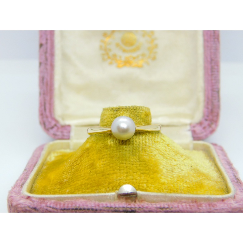 9ct Yellow Gold & Pearl Set Solitaire Band Ring 1980 London Vintage
