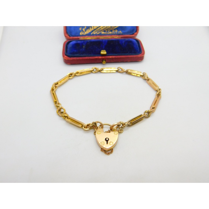 Edwardian 9ct Yellow Gold Fancy Link Bracelet with Heart Lock Clasp c1910