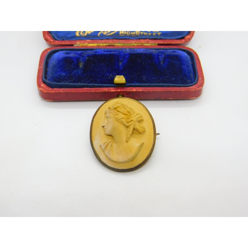 Grand Tour Carved Lava Classical Cameo Brooch Antique c1820 Gilt Metal Set