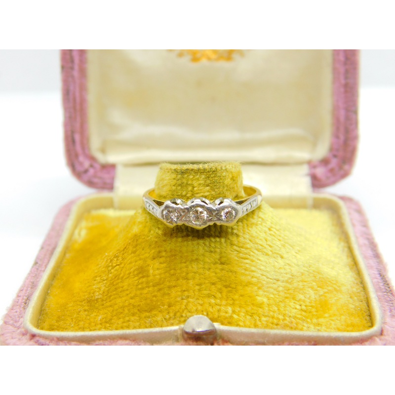 Victorian 18ct Yellow Gold & Three-Stone Diamond Ring Antique c1900