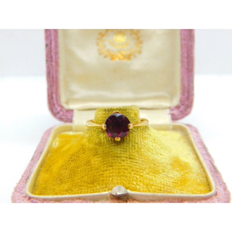 18ct Yellow Gold & Bohemian Garnet Set Band Ring Antique c1920 Art Deco