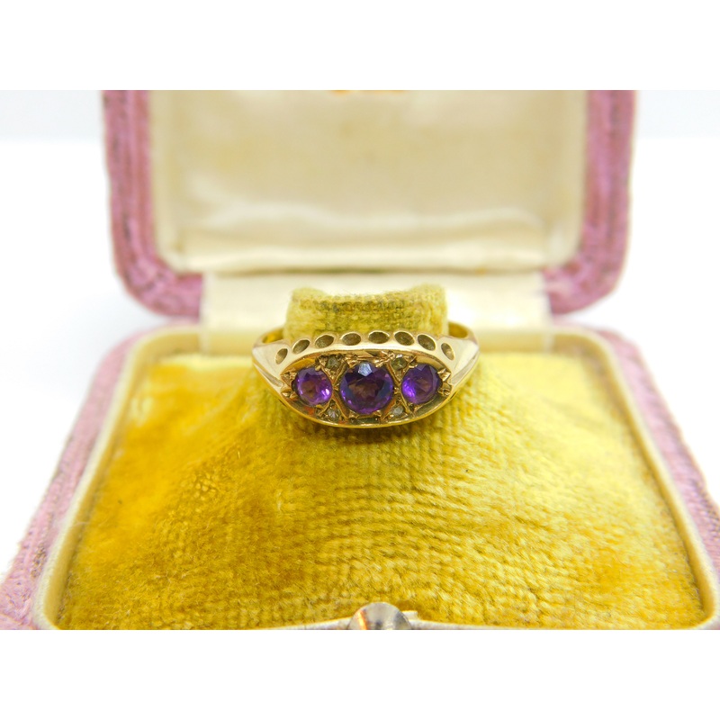 9ct Yellow Gold & Amethyst Set Three Stone Boat Ring 1999 Birmingham Vintage