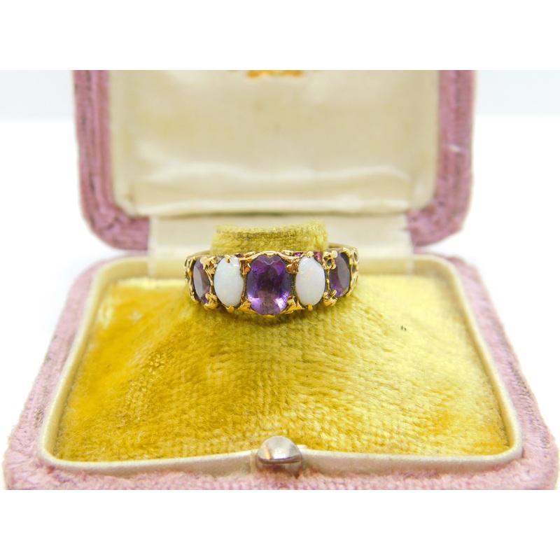 9ct Yellow Gold, Cabochon Opal & Amethyst Boat Ring Vintage 1972 London
