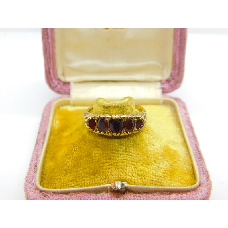 9ct Yellow Gold Five Stone Bohemian Garnet Band Ring 1985 Birmingham