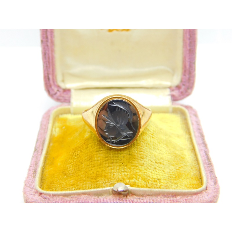 9ct Yellow Gold Gold Carved Haematite Centurion Signet Ring 1992 Birmingham