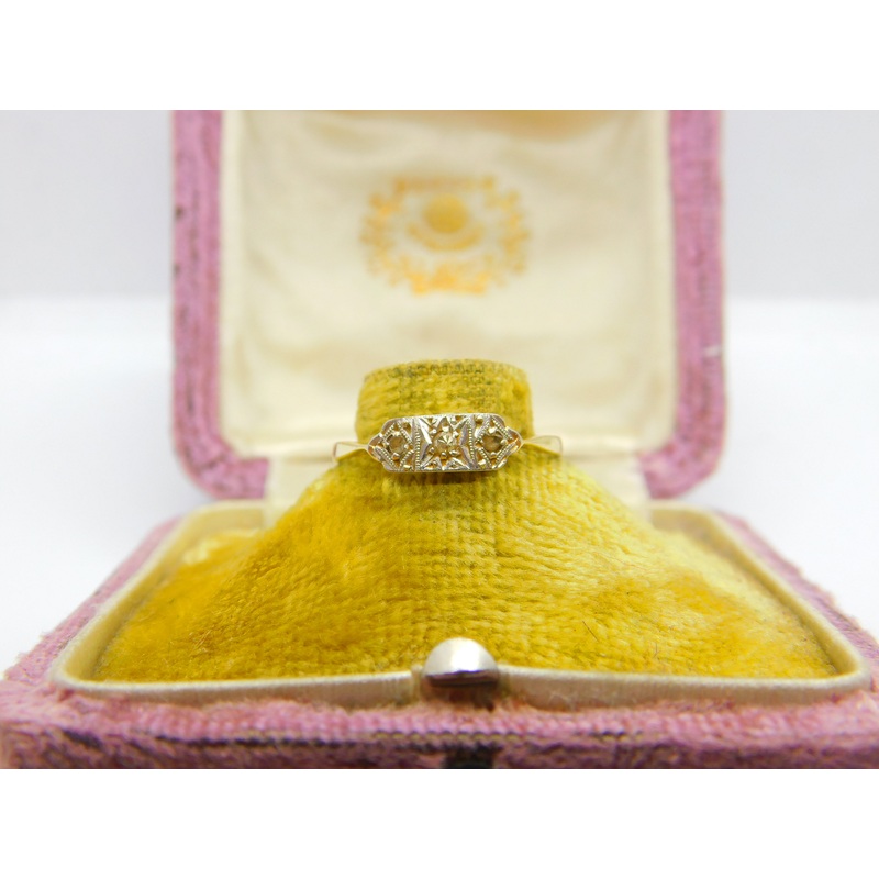 Victorian 18ct Yellow Gold Three Stone Diamond Band Ring c1890 Antique
