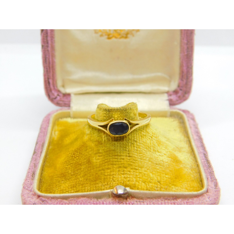 18ct Yellow Gold & Blue Sapphire Set Band Ring 1995 Birmingham Vintage