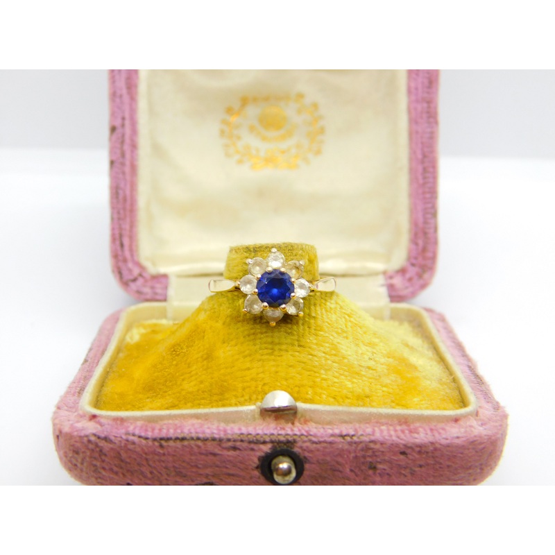 9ct Yellow Gold, Blue & White Paste Stone Set Floral Cluster Ring 1969 Vintage