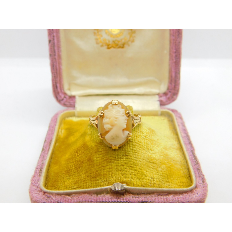 9ct Yellow Gold Carved Shell Cameo Dress Ring Mid-Century c1950