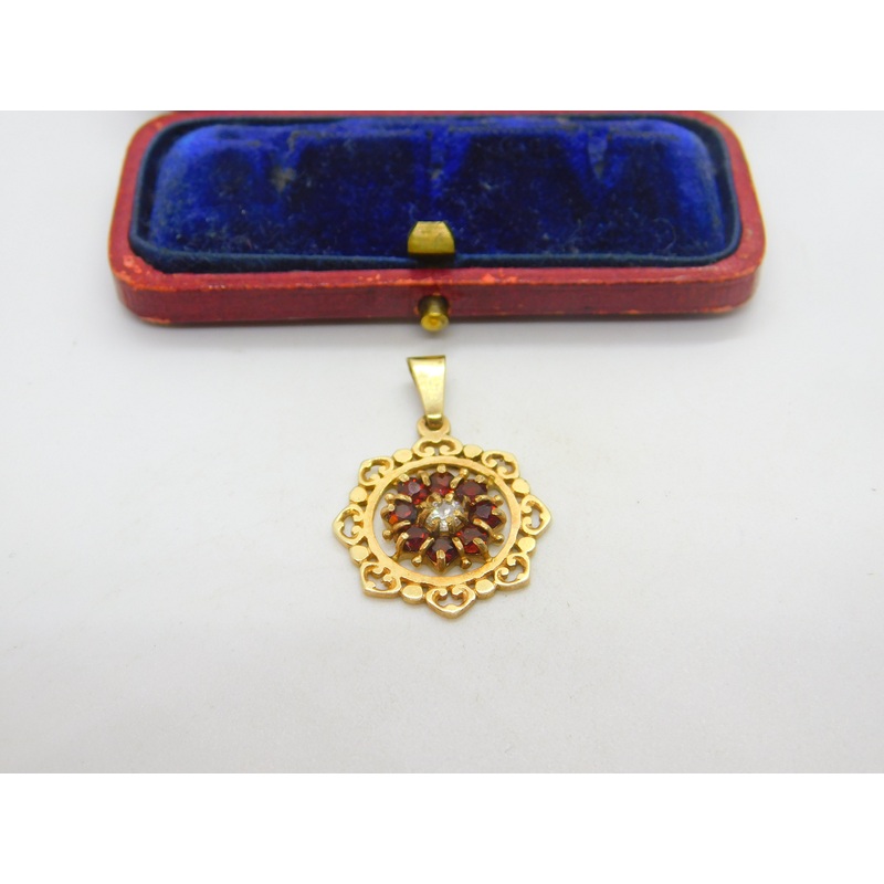 9ct Yellow Gold, Garnet & 0.1ct Diamond Paste Drop Pendant 1974 Birmingham