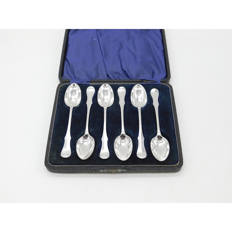 Boxed Set of Scottish Victorian Reverse Fiddle Pattern Tea Spoons 1882 Edinburgh