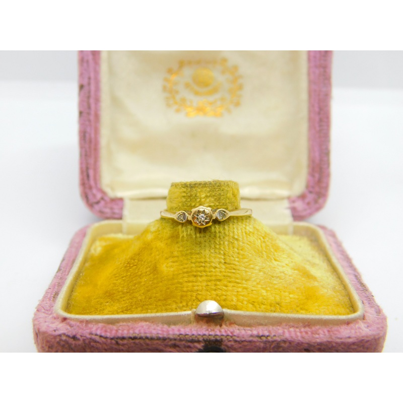 Trilogy Triple Diamond 9ct Yellow Gold Ring Vintage 1989 London