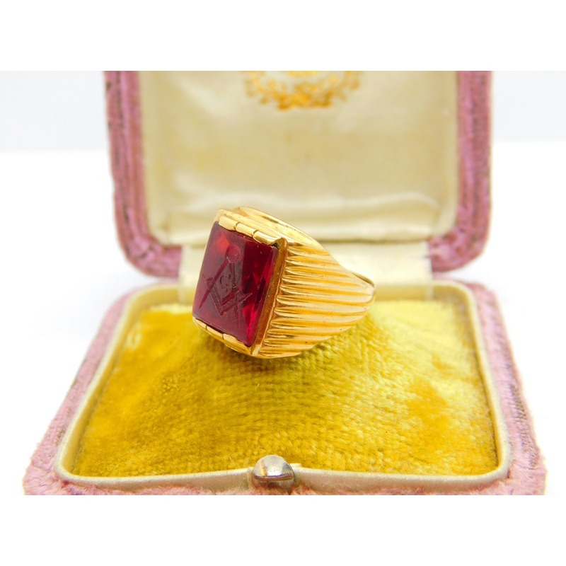 Victorian 18ct Gold Signet Ring with Carved Ruby Masonic Intaglio Crest c1860