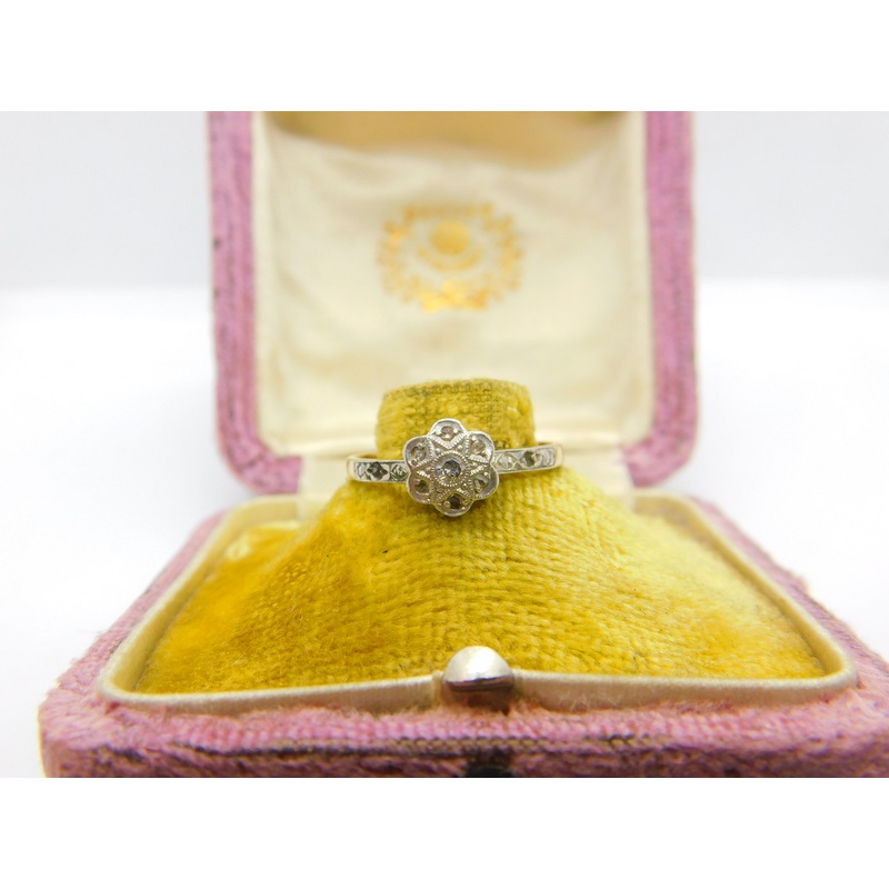 Victorian 18ct Yellow Gold Diamond Set Daisy Cluster Ring Antique c1890