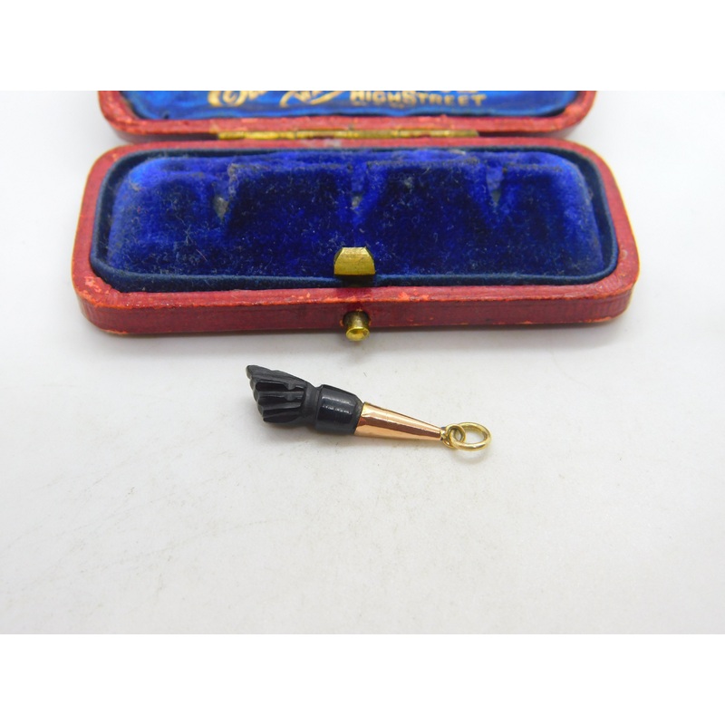 Victorian 9ct Gold & Carved Black Hardstone Figa Hand Pendant Antique c1890