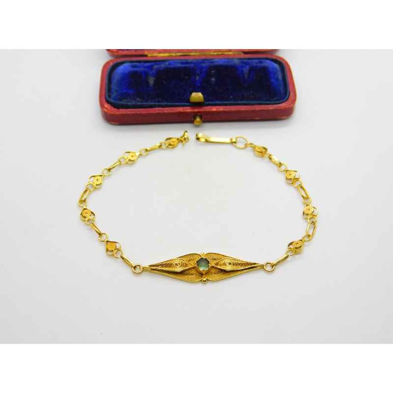 18ct Yellow Gold Heart Panel Filigree Form Sea Glass Set Panel Bracelet Antique
