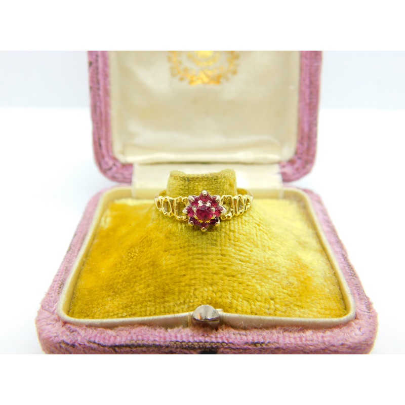 18ct Yellow Gold Textured Natural Ruby Set Floral Cluster Ring 1974 Birmingham