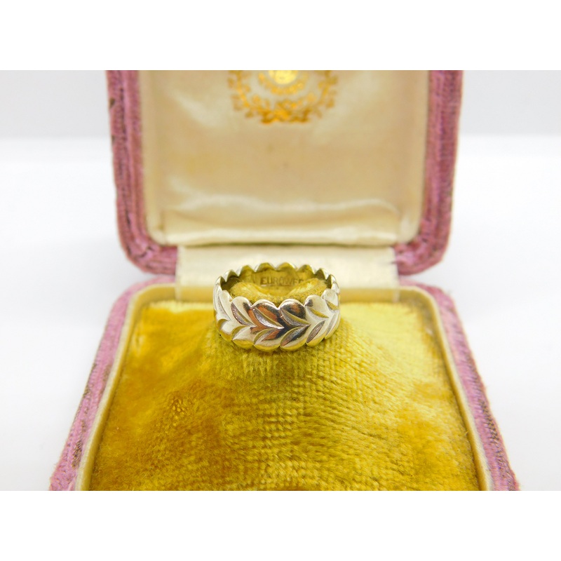 9ct White Gold Woven Leaf Pattern Band Ring London 1970 Vintage Size J UK