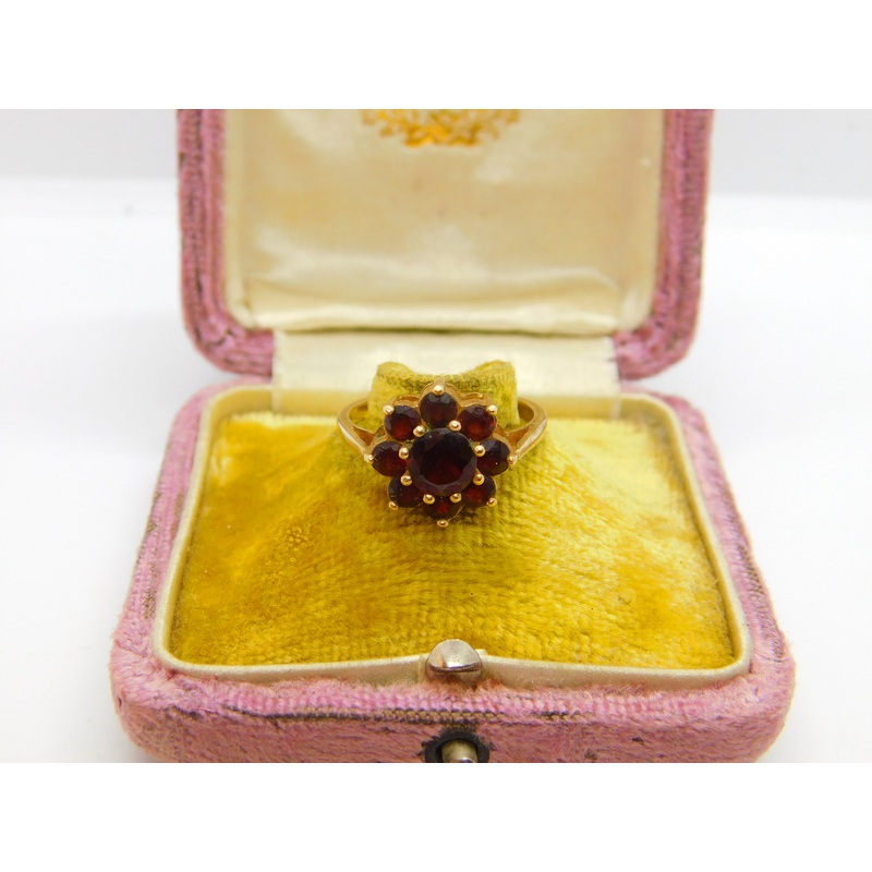 9ct Yellow Gold Bohemian Garnet Cluster Vintage 1994 Birmingham Size O UK
