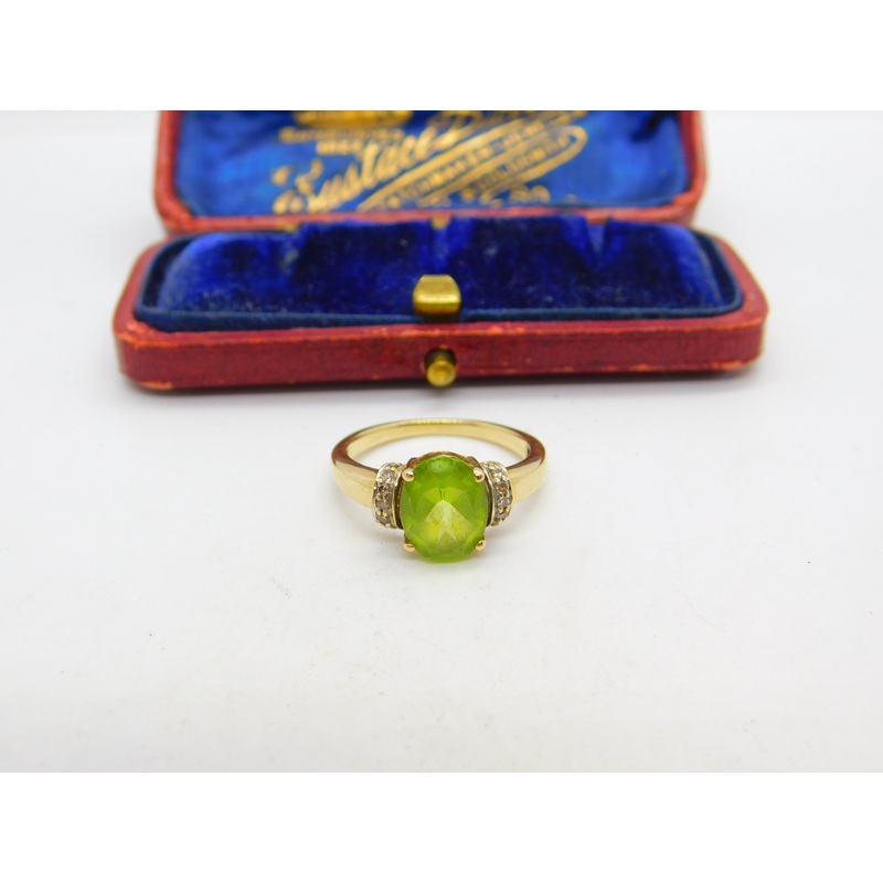 9ct Yellow Gold, Peridot & Diamond Band Ring Vintage c1970 Size J 1/2 UK