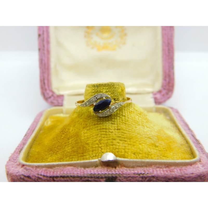 9ct Yellow Gold, Sapphire & Diamond Crossover Ring Vintage 1986 Birmingham