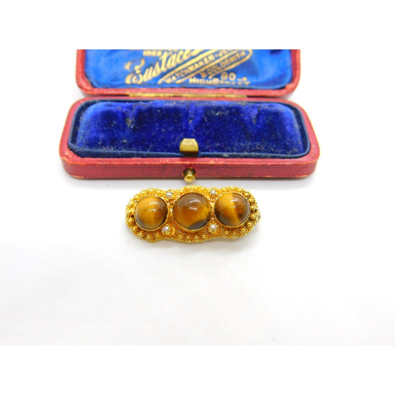 Victorian 22ct Gold Cannetille Tiger's Eye & Seed Pearl Sweetheart Brooch c1840