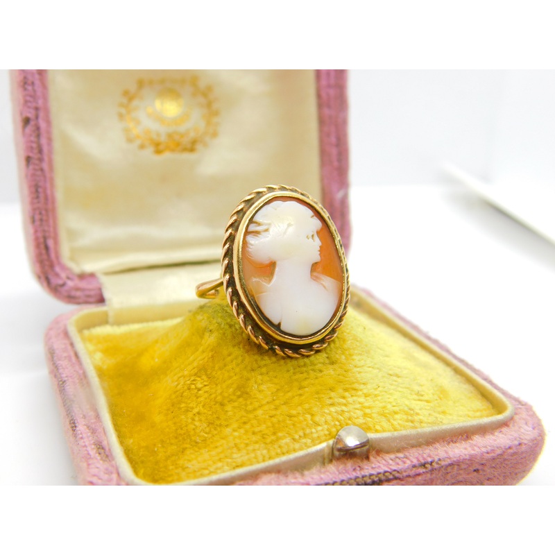 Victorian 9ct Yellow Gold Carved Shell Cameo Cocktail Ring c1880 Antique