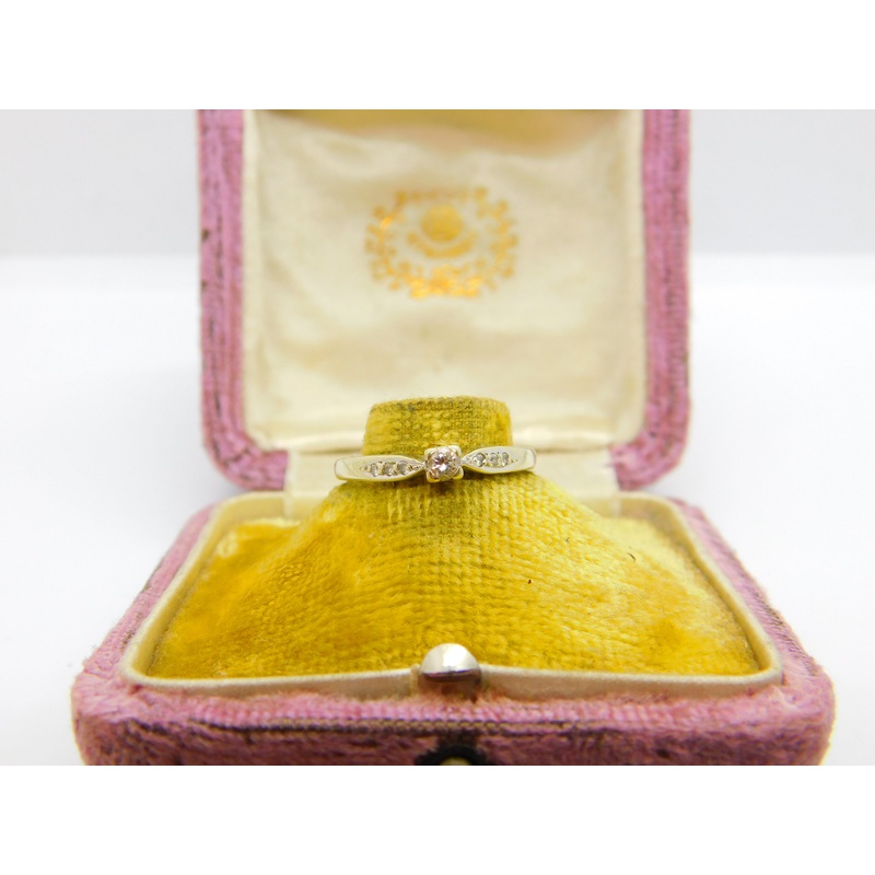 9ct Gold & 0.1ct Diamond Set Solitaire Ring Vintage c1980 Birmingham