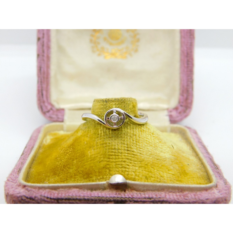 9ct White Gold & 0.05ct Diamond Crossover Band Ring Vintage c1990 London