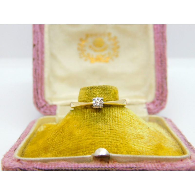 9ct Yellow Gold & 0.2ct Diamond Solitaire Ring Vintage Sheffield c1990