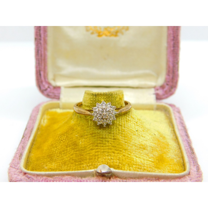 9ct Yellow Gold Diamond Daisy Floral Cluster Ring Vintage c1990 Sheffield
