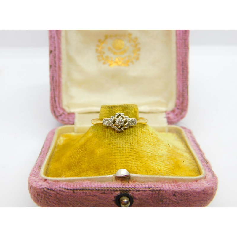 Victorian 18ct Yellow Gold Diamond Set Floral Starburst Pattern Ring c1880