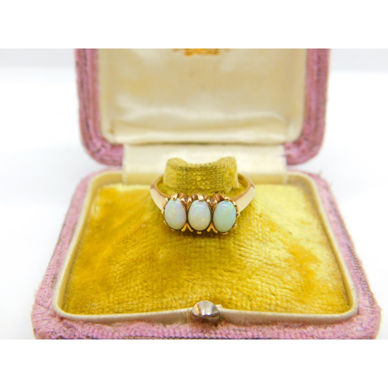 14ct Yellow Gold & Three Cabochon Opal Set Band Ring Vintage c1970