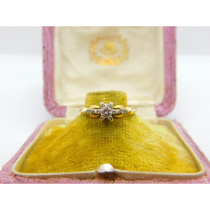 18ct Yellow Gold & 0.15ct Diamond Solitaire Band Ring Antique c1930 Art Deco