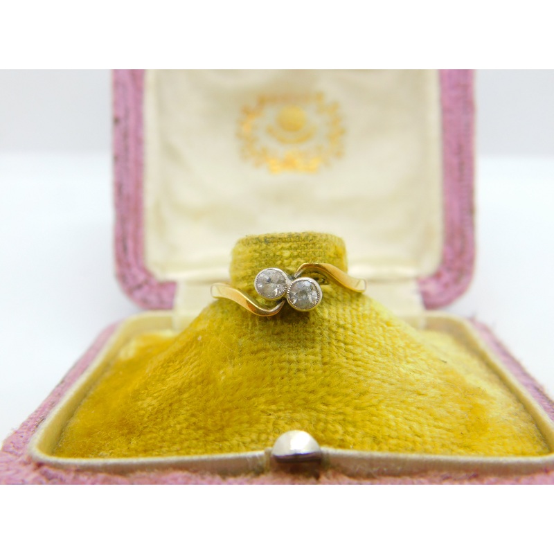 18ct Yellow Gold & 0.2ct Diamond Set Crossover Band Ring Antique c1920 Art Deco