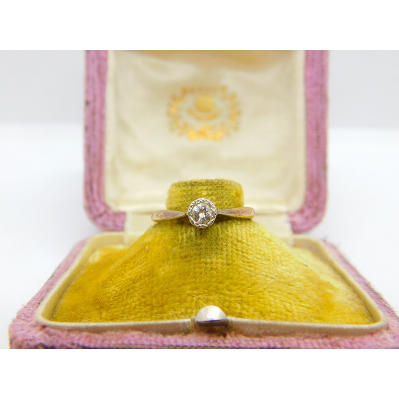 18ct Yellow Gold & 0.2ct Diamond Solitaire Band Ring Antique c1930 Art Deco