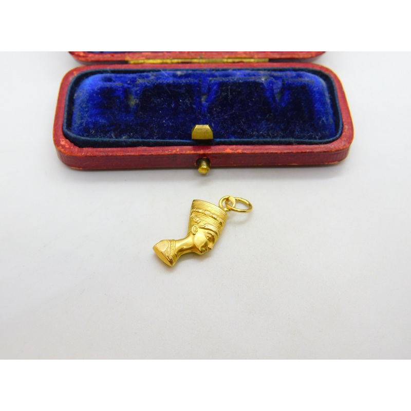 18ct Yellow Gold Egyptian Nefertiti  Pharaoh Charm Pendant Vintage c1970