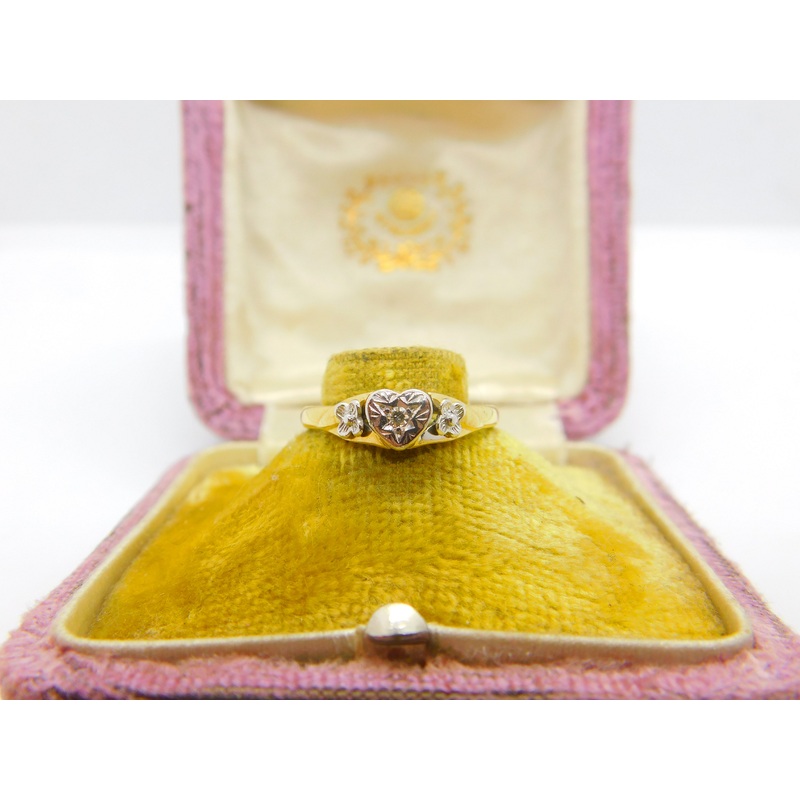 18ct Yellow Gold & Heart Set Diamond Sweetheart Ring 1971 Birmingham