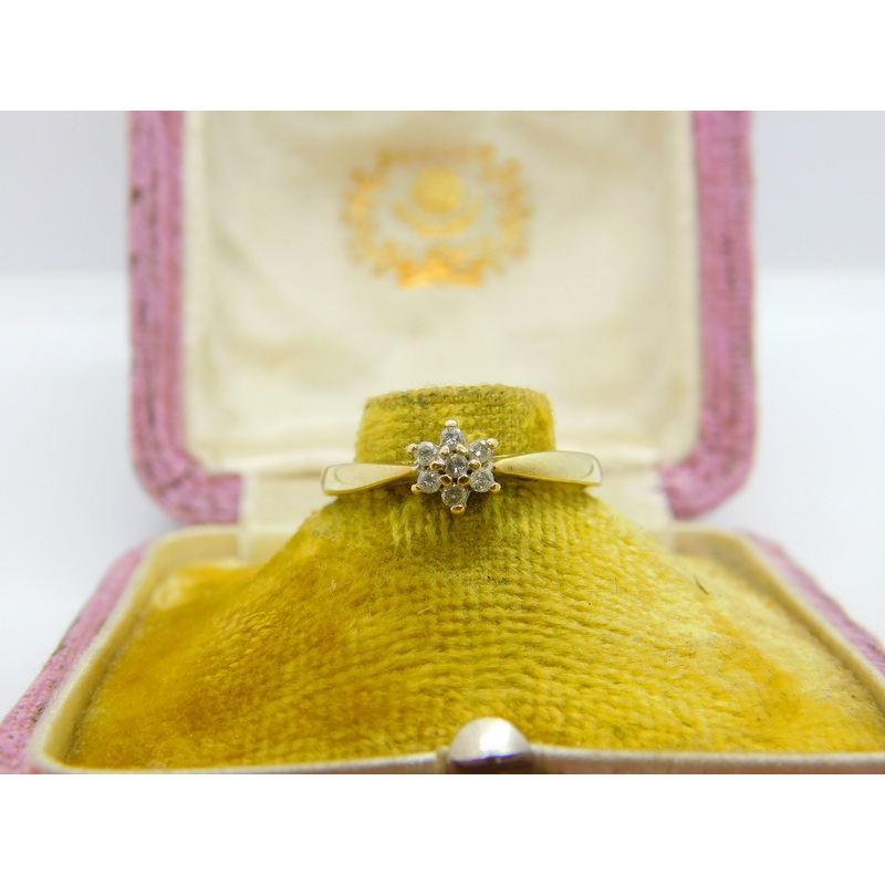 9ct Yellow Gold 0.1ct Diamond Daisy Cluster Ring Vintage c1980 London