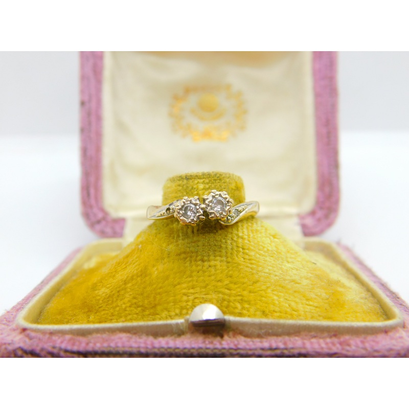9ct Yellow Gold & 0.2ct Diamond Crossover Band Ring Vintage Birmingham c1970