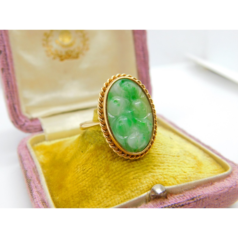 9ct Yellow Gold Carved Apple Green Jade Statement Ring 1965 London Vintage