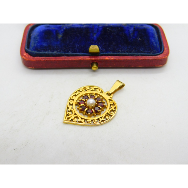 9ct Yellow Gold, Central Pearl & Garnet Set Heart Drop Pendant Vintage c1970